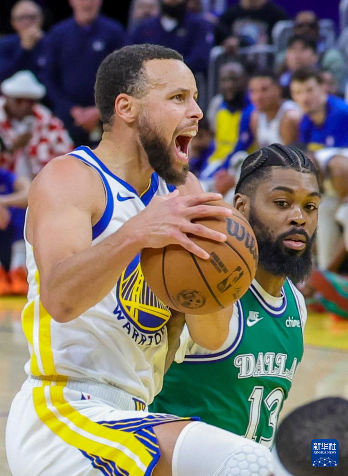 关于勇士NBA战胜达拉斯独行侠库里外线爆发的信息